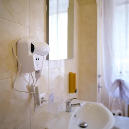 Casa Aurora Humanitas E Forum Assago Bed & Breakfast *